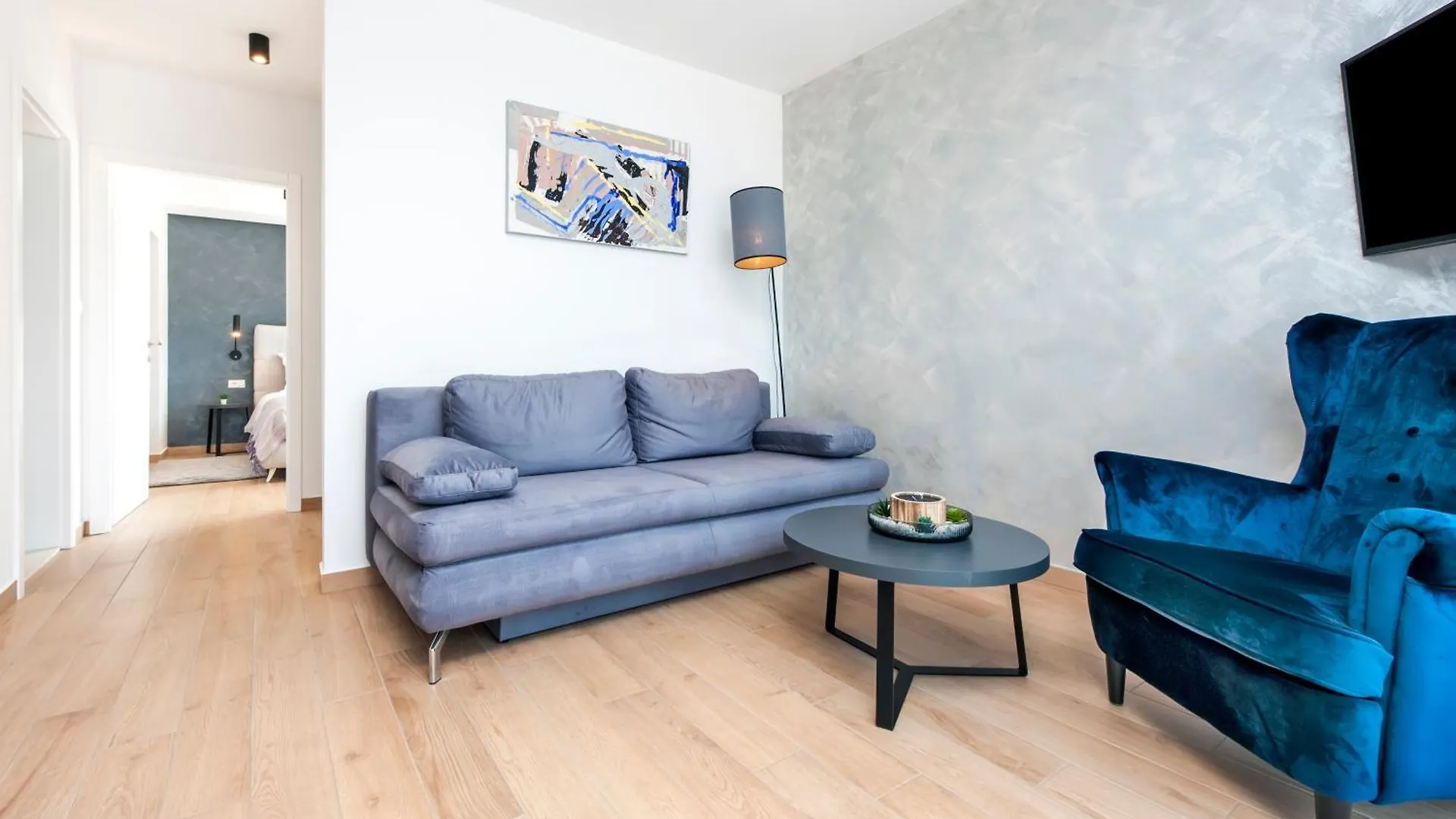 Apartments With Private Jacuzzi Garbin 1 And Garbin 2 로비니